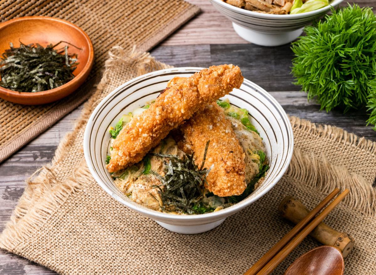 泡菜炸雞排丼